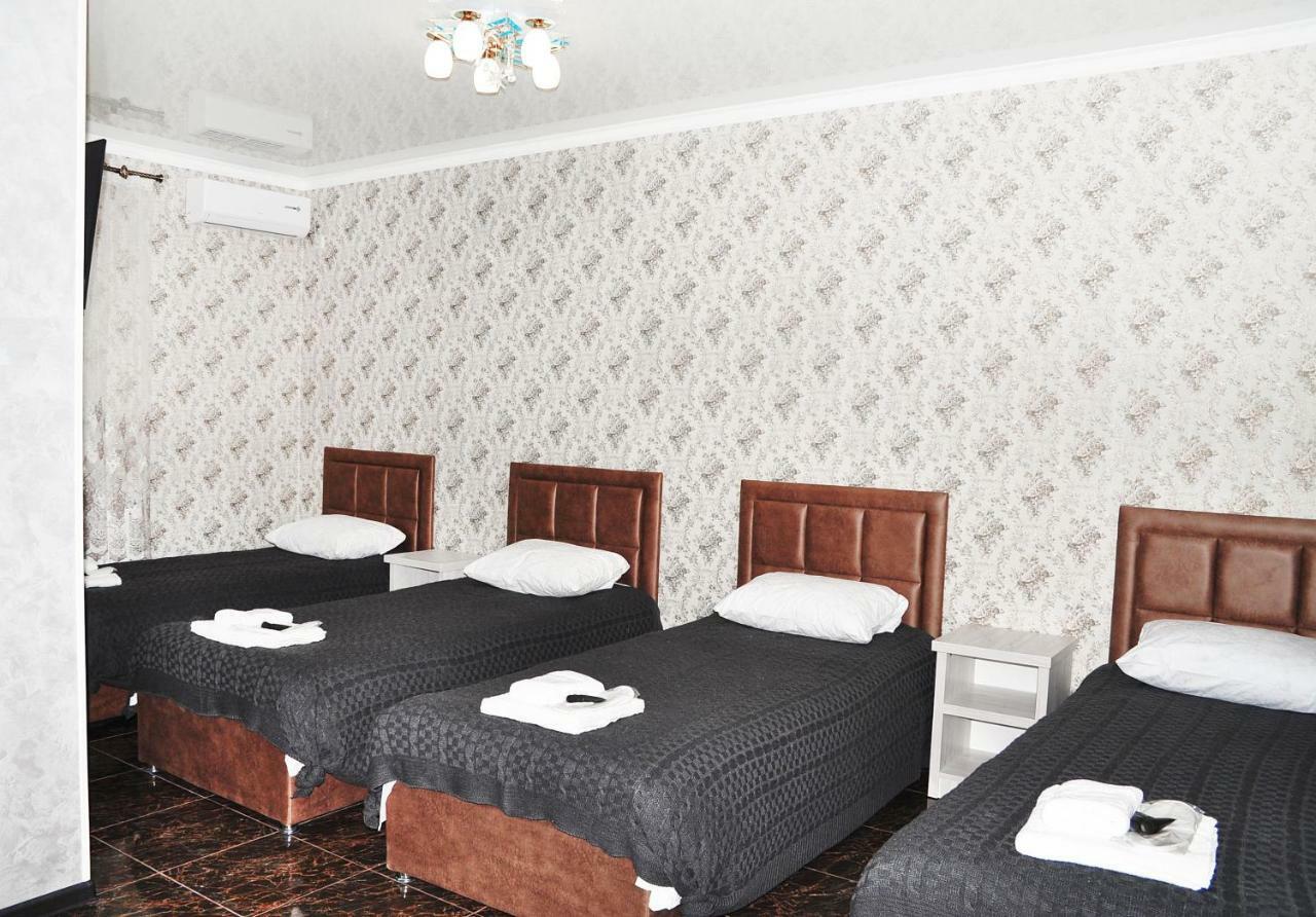 Імперія Otaci Exterior photo